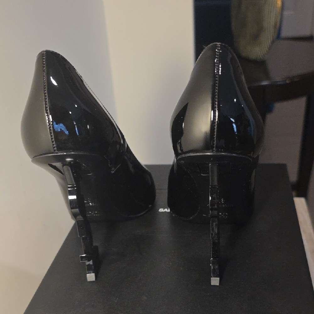 Saint Laurent Glossy Black Heels with Iconic Logo Heel - Picture 5 of 9